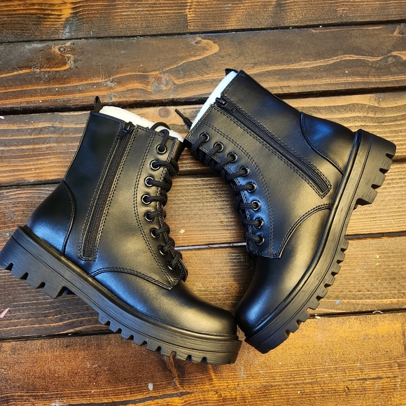 NWT Black Combat Boots - Picture 8 of 8